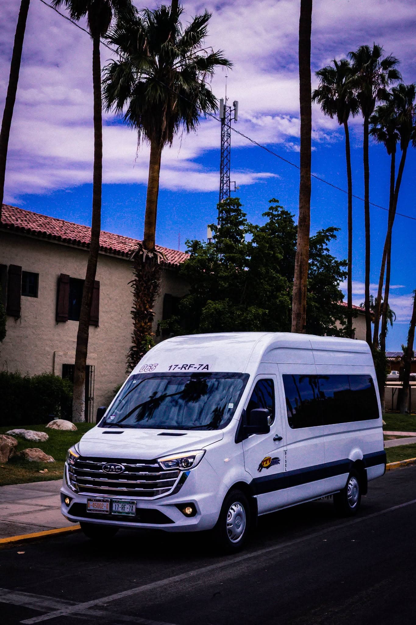 Camioneta JAC Sunray en carretera